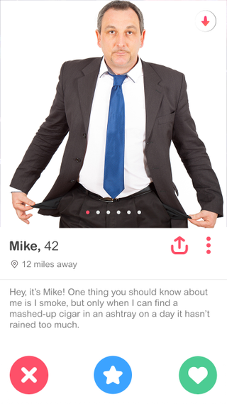 Illustration for article titled Tinder Fail: 7 Profile Photos Of Men Frowning And Pulling Out Their Empty Pockets That We Are Definitely Swiping Left On